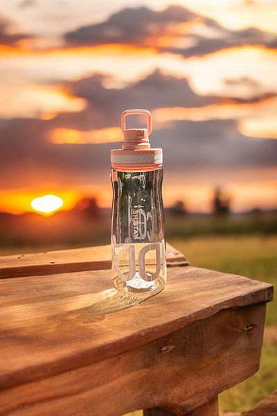 YDGR 630 ml Cool Shaker Drinker - Convenience and Elegance, with Rotatable Lid, with Finger Strap