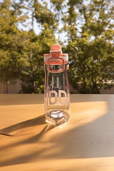 YDGR 630 ml Cool Shaker Drinker - Convenience and Elegance, with Rotatable Lid, with Finger Strap