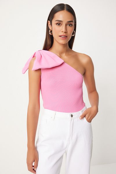 Happiness İstanbul Rosafarbene Damenbluse aus Strick mit One-Shoulder-Ausschnitt und Schleife - PF00075