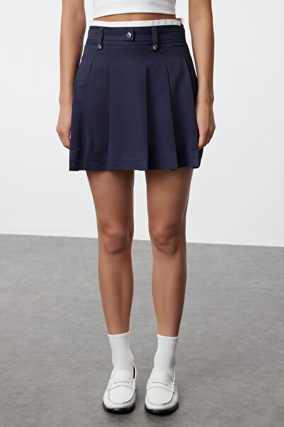 Trendyol Collection Sötétkék dupla öv részletes redőzött mini szőtt szoknya TWOAW24ET00079