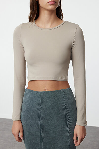 Trendyol Collection Pletená halenka z norkového polyamidu s dlouhým rukávem a výstřihem - TWOAW25BZ00010