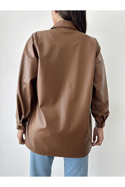 BEJNA Dámská košile s hnědou kapsou z umělé kůže