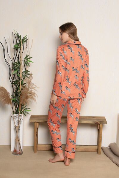 MyBen Kadın Kiremit Renkli Düğmeli Zebra Desenli Biyeli Uzun Kollu Pijama Takımı D-10001
