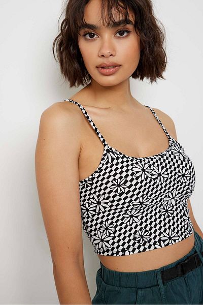 Ardene تانك أساسي فائق النعومة