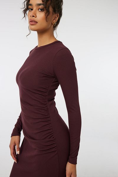 Ardene فستان ضيق مضلع مع تفاصيل جانبية