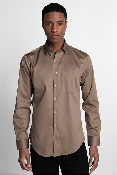 Tudors Slim Fit Langarmhemd aus Baumwollsatin der Premium-Serie für Herren in Braun