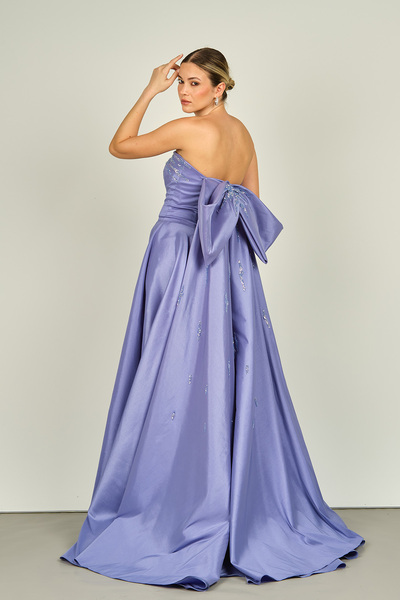 ÖMÜR INN Ömür Inn 4138 موديل أزرق ملكي - فستان سهرة طويل من الساتان بدون حمال...