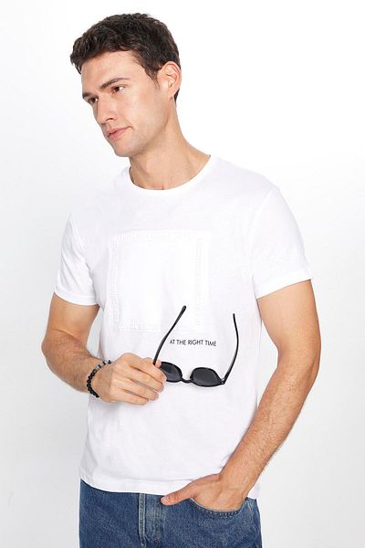 Tudors Λευκό T-Shirt με λαιμόκοψη - 100% βαμβάκι, απαλή υφή, στάμπα και λεπτή εφαρμογή