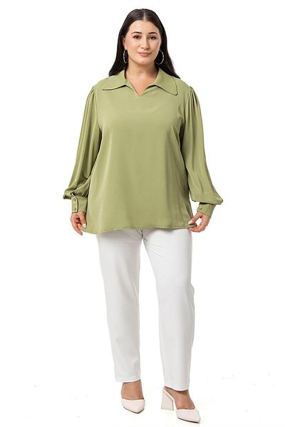 DISENTIS MODEST Green Green - Plus Size Blouse with Shirt Collar and Cuffs and Side Slits