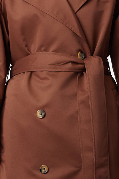 Trendyol Collection Vodoodpudivý pásový hnědý trenčkot - TWOSS20TR0012