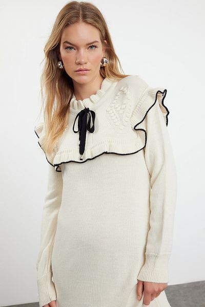 Trendyol Modest Μακρύ Πλεκτό Φόρεμα - Κρεμ Μαύρο, Λεπτομέρεια γιακά Σωληνώσεων, TCTAW25EB00017
