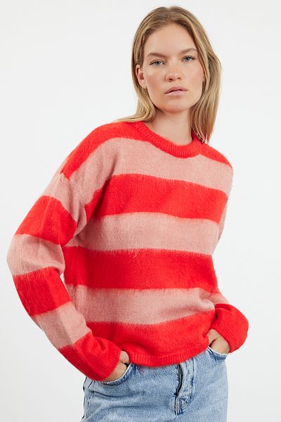 Trendyol Collection Roter, gestreifter, weicher Strickpullover mit Rundhalsausschnitt – TWOAW25KZ00274