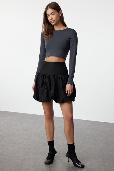 Trendyol Collection Anthracite μακρυμάνικη πλεκτή μπλούζα με λαιμόκοψη - προσαρμοσμένη στο σώμα, πολυαμίδιο TWOAW25BZ00010