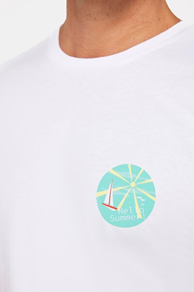 Tudors Λευκό T-Shirt με λαιμόκοψη - 100% βαμβάκι, απαλή υφή, στάμπα και λεπτή εφαρμογή