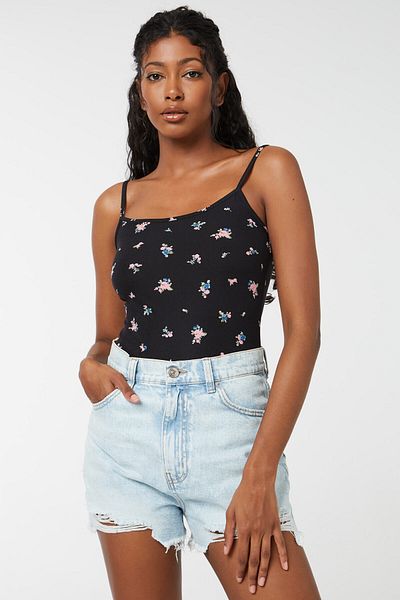 Ardene تانك أساسي بحزام رفيع فائق النعومة
