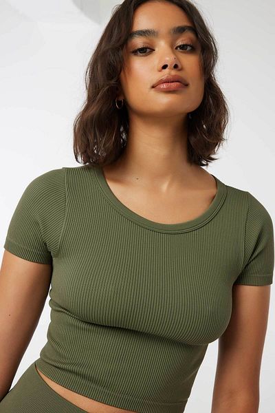 Ardene Ultra Crop Seamless Crew Neck Tee