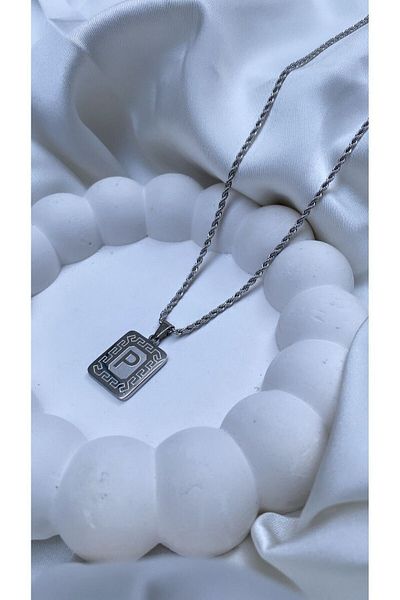 Accessories قلادة فضية بحرف فولاذي حرف P