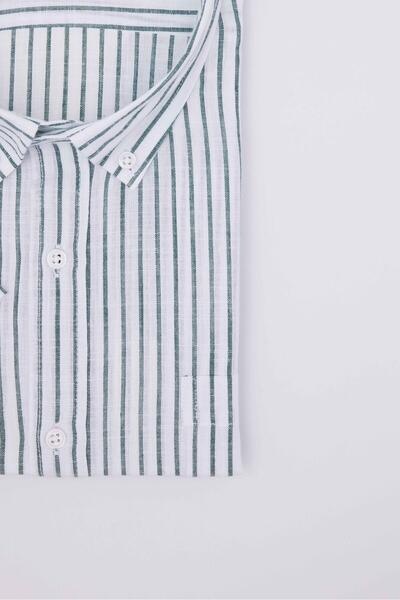 Tudors Férfi nagy méretű, nagy méretű, rövid ujjú, csíkos, gombos gallérral, egyzsebes vászon textúrájú nyári fehér ing