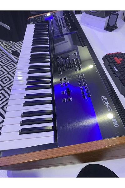 KORG قناع حماية زجاجي KRONOS2