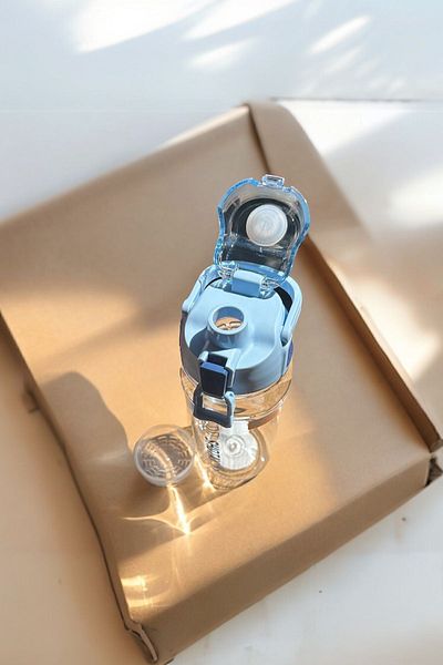 YDGR 600 ml Stylish Smoothie Shaker - Elevate Your Energy with Finger Strap and Water