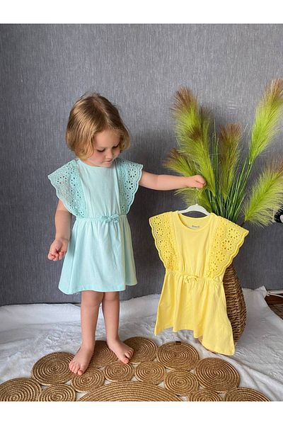 Miniworld girl lace dress