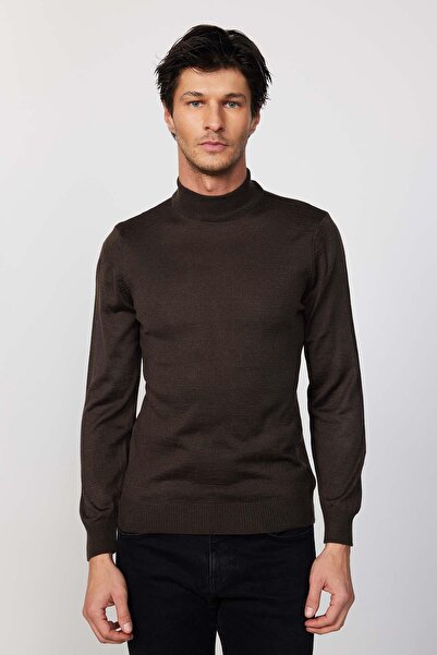 Tudors Erkek Slim Fit Dar Kesim Yarım Balıkçı Yaka Düz Kahve Triko Kazak