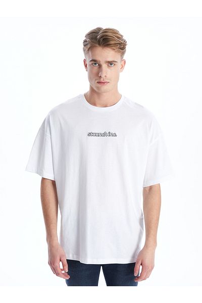 LC Waikiki Bedrucktes Herren-T-Shirt aus gekämmter Baumwolle – Rundhalsausschnitt, kurze Ärmel