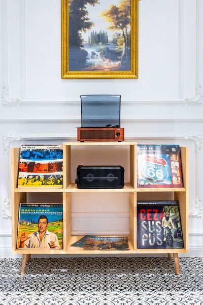 Zecir Plak çalar İstasyonu, Pikap Sehpası ve Plak Dolabı