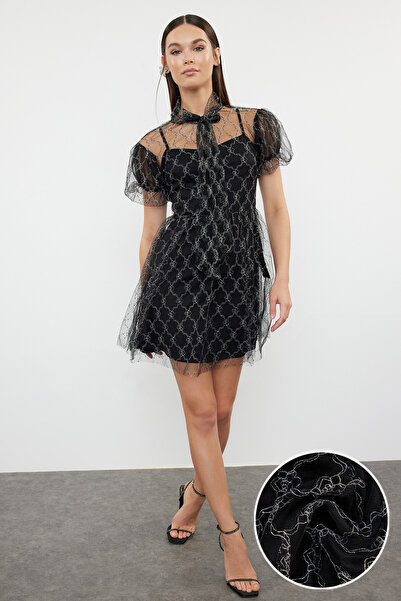 Trendyol Collection Къса рокля от черен тюл с A-кройка - TPRSS24EL00249