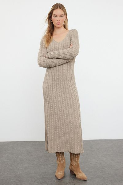 Trendyol Collection Béžové maxi úpletové šaty s detailem pleteniny do vlasů - TWOAW25EL00003