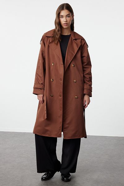 Trendyol Collection Wasserabweisender brauner Trenchcoat mit Gürtel - TWOSS20TR0012