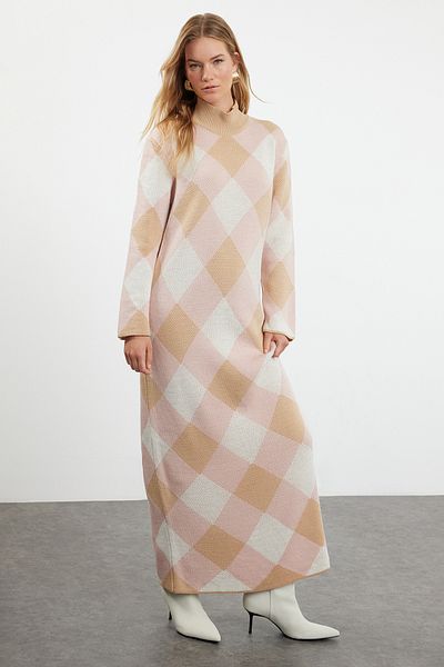 Trendyol Modest Bézs gyémánt mintás blokk kötött ruha - TCTAW25EB00029