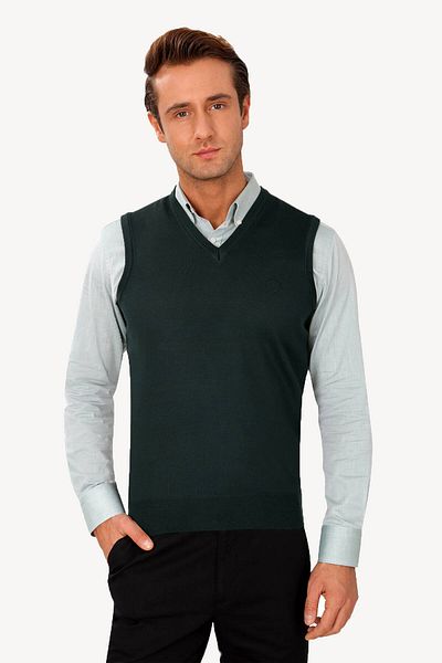 Ysf Men's Green Classic V-Neck Knitwear Sweater