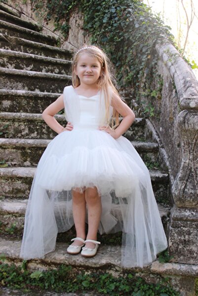 yagmur tasarım Beyaz Elbise Kuyruklu