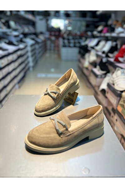 Hacıoğlu Ayakkabı حذاء أكسفورد نسائي أنيق بتفاصيل حجر بونتو