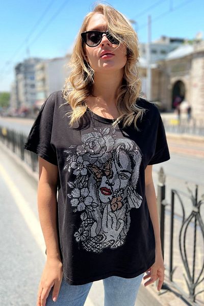 RICH GLAM Loose Fit Crystal Stoned Plus Size Crew Neck Cotton Black Women T-shirt