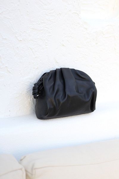 Moom Bag Geantă de umăr neagră moale plisată pentru femei