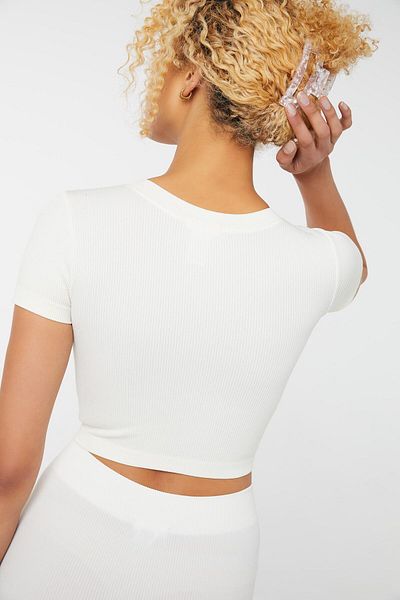 Ardene تي شيرت بدون خياطة فائق القطع