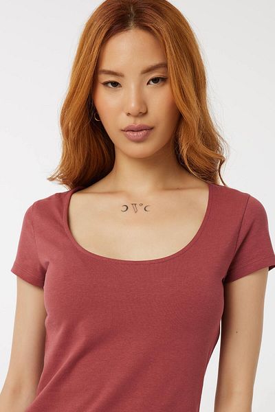 Ardene Basic Scoop Neck Crop Tee