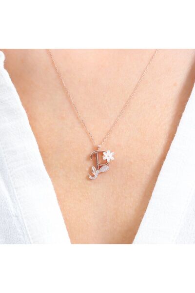 Mia Vento Işıltılı Manolya Çiçeği P Harfi Rose Renk Gümüş Harfli Kolye