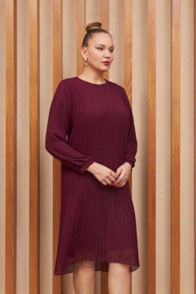 Imagine Giyim The Symbol of Elegance - Plus Size Burgundy Evening Dress, Pleated and Long Sleeve
