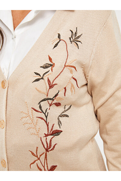 LC Waikiki V Yaka Nakışlı Uzun Kollu Kadın Triko Hırka