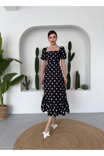 Afiş Butik Rochie cu guler pătrat cu buline