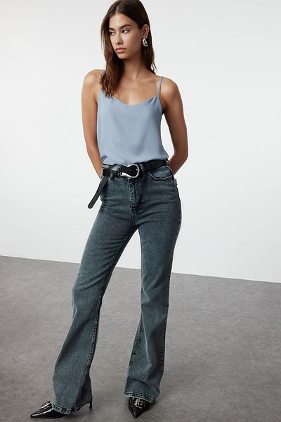 Trendyol Collection Niebieska podstawowa tkana bluzka na ramiączkach TWOSS19BB0224