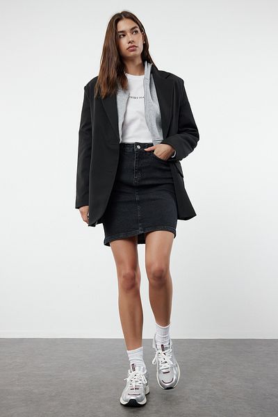 Trendyol Collection Schwarzer Basic-Mini-Jeansrock mit hoher Taille TWOSS20ET0241