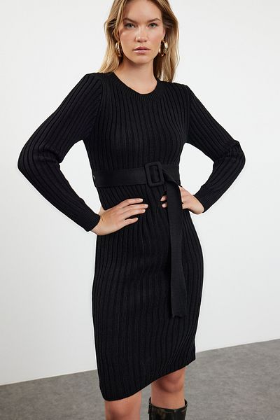 Trendyol Collection Schwarzes Minikleid mit Strickgürtel - TWOAW23EL00444