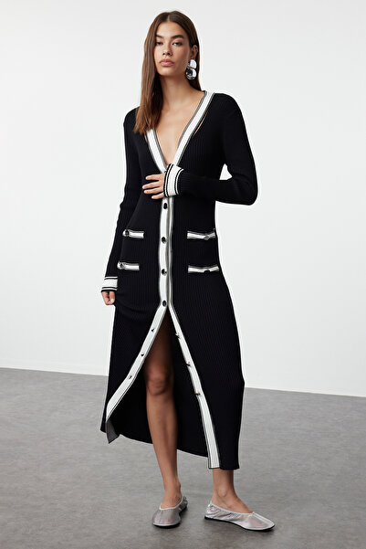 Trendyol Collection Barva Blocked Black Maxi Pletené šaty - TWOAW24EL00017