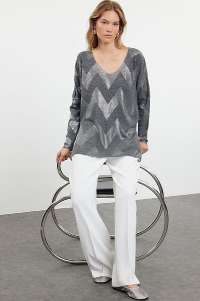Trendyol Collection V-Neck Knitwear Sweater - Anthracite Foil Printed TWOAW24KZ00686
