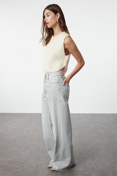 Trendyol Collection Geknöpfter Strickpullover – Stone Soft Texture TWOAW25SV00013