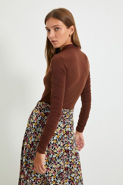 Trendyol Collection Кафяво, тънко, детайлно разтегливо плетено тяло с щракващи се закопчалки TWOAW20BD0052